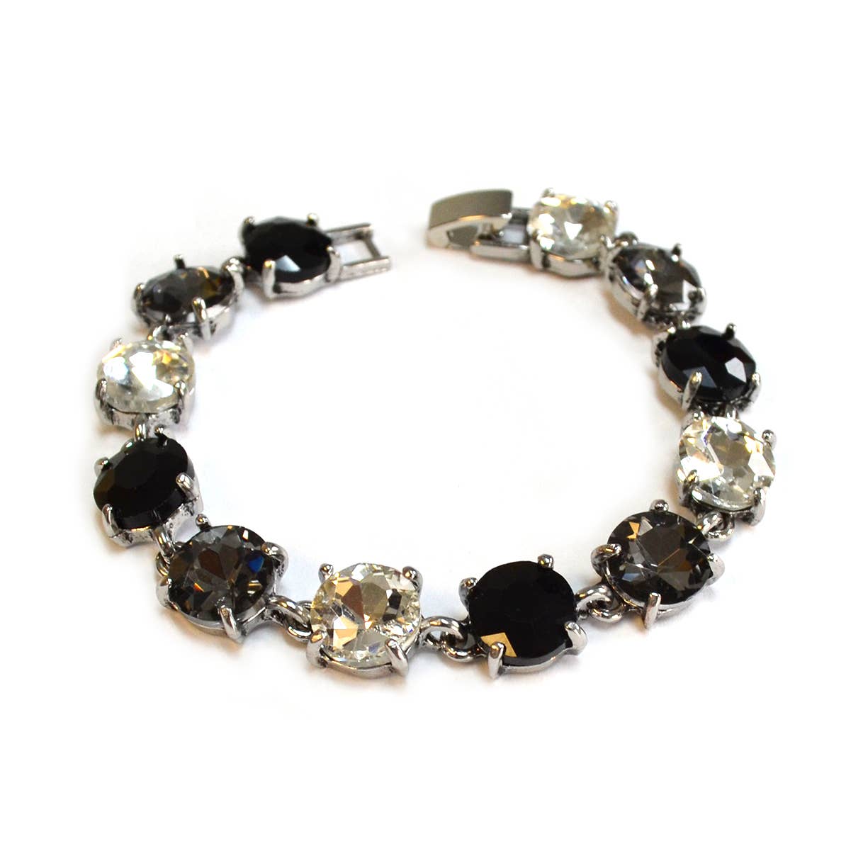 StarryNYC - Vente Bracelets maillon et chaîne - Bracelet rond en cristal taillé dans un coussin31