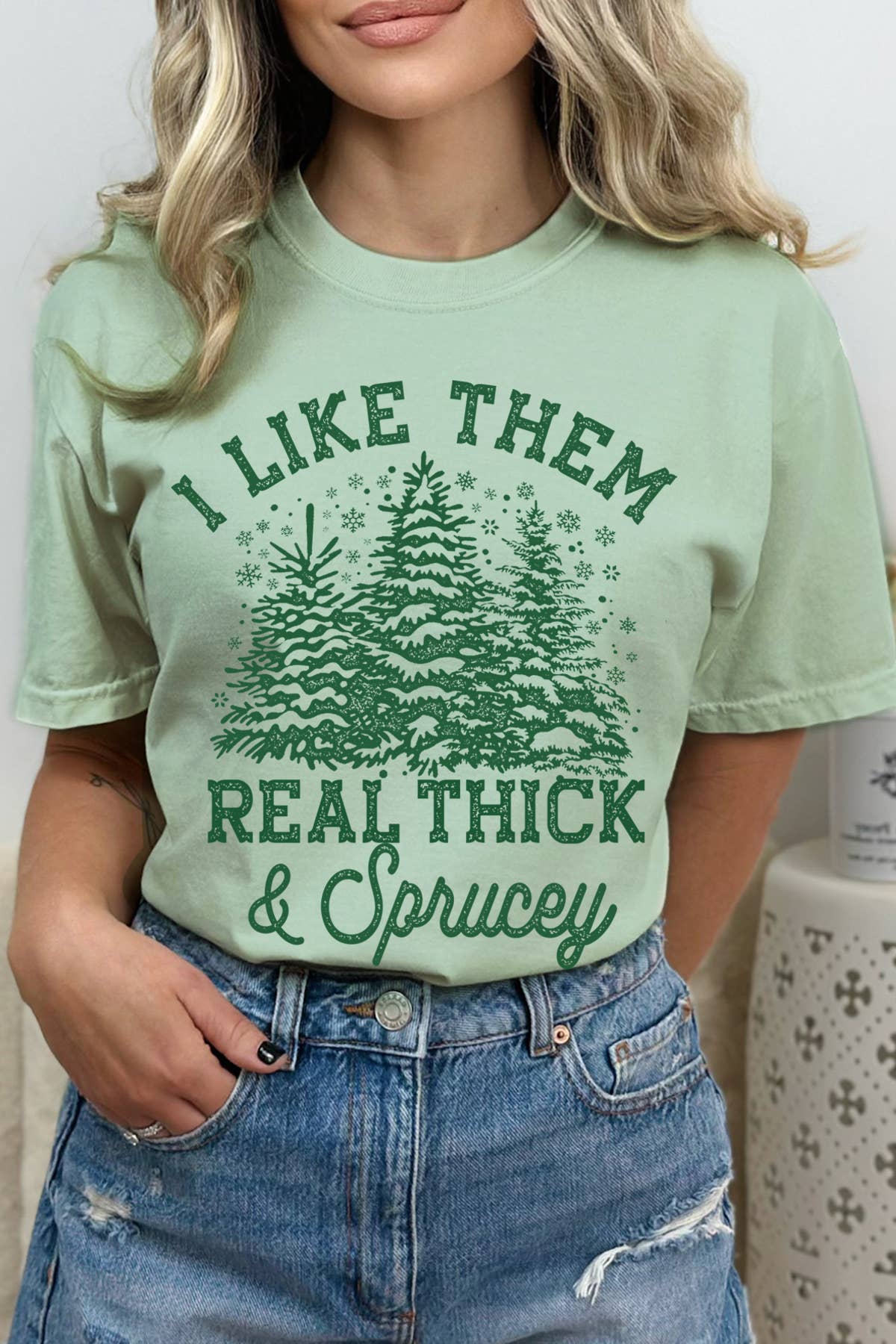 BouTeeQue Closet – wholesale Screen printed t-shirt – Women′s – BT1198 T Real Thick an sprucey Christmas2