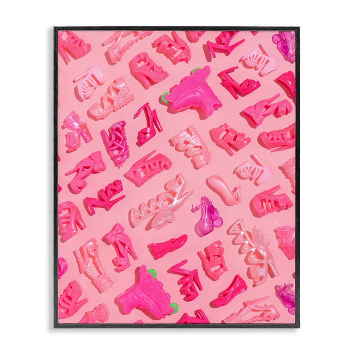 Scarpe per Bambole Piccole Rosa - Arte da Parete Incorniciata per la vendita all'ingrosso da parte di Stupell Industries