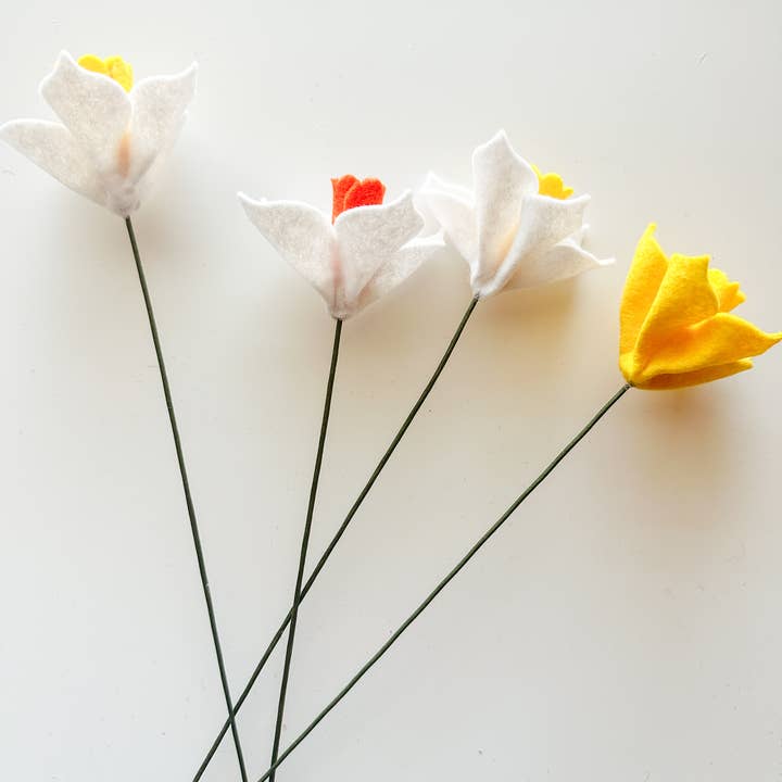 Resa Curbo Creative - Wholesale Artificial flowers - Felt Flower Petite Daffodil Single Stem 2