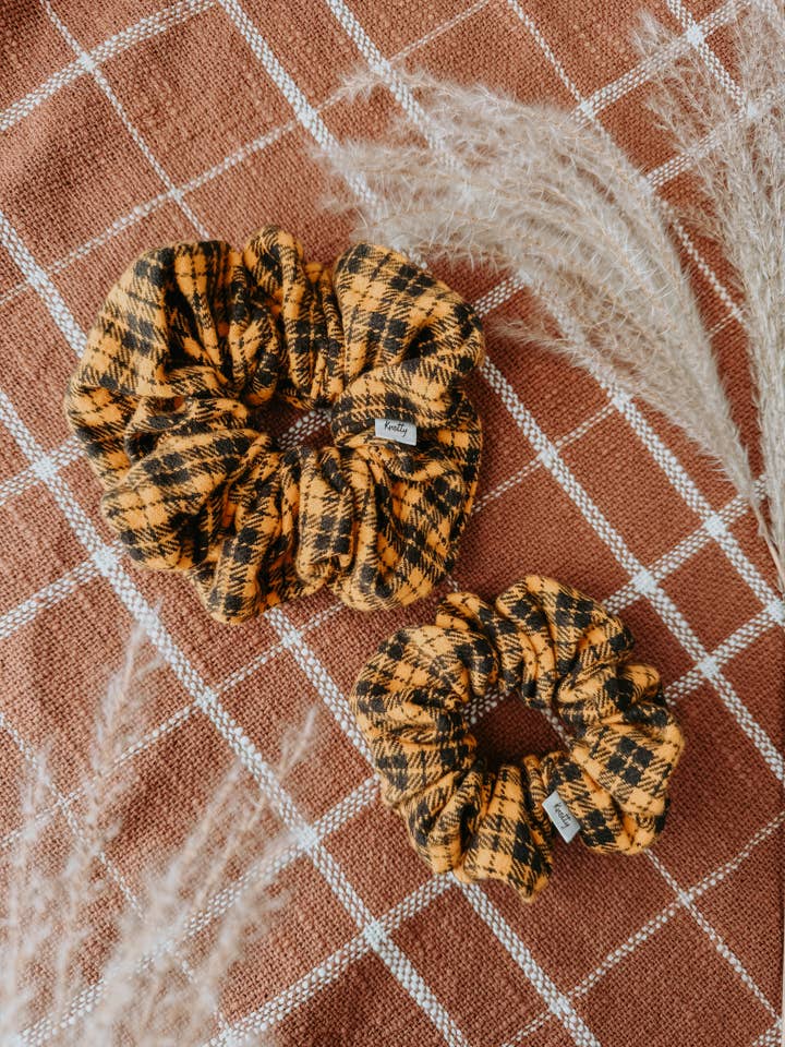 Cher por atacado de Knotty But Sweet