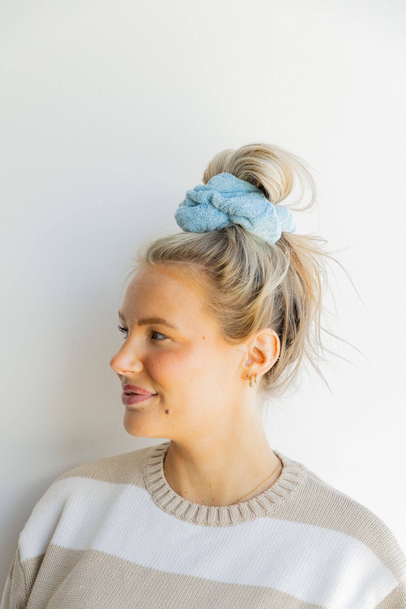 KAXI - Wholesale Scrunchie - Women's - OVERSIZED TOWEL SCRUNCHIES ( 18 COLORS )4