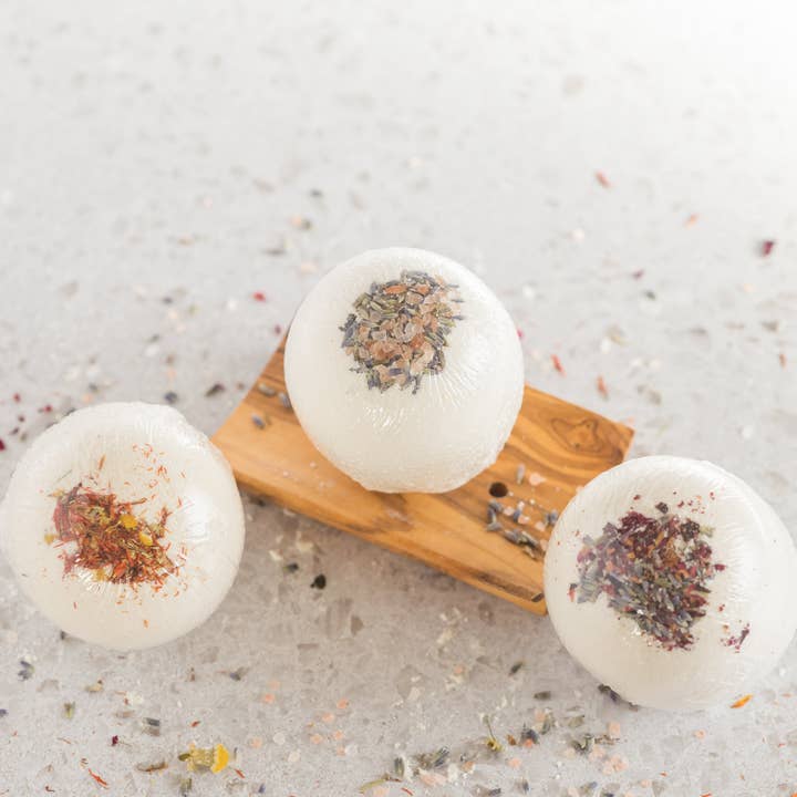 HandCraft Skincare - Wholesale Bath Bomb/Fizz - Warmth + Oats Bath Bomb5