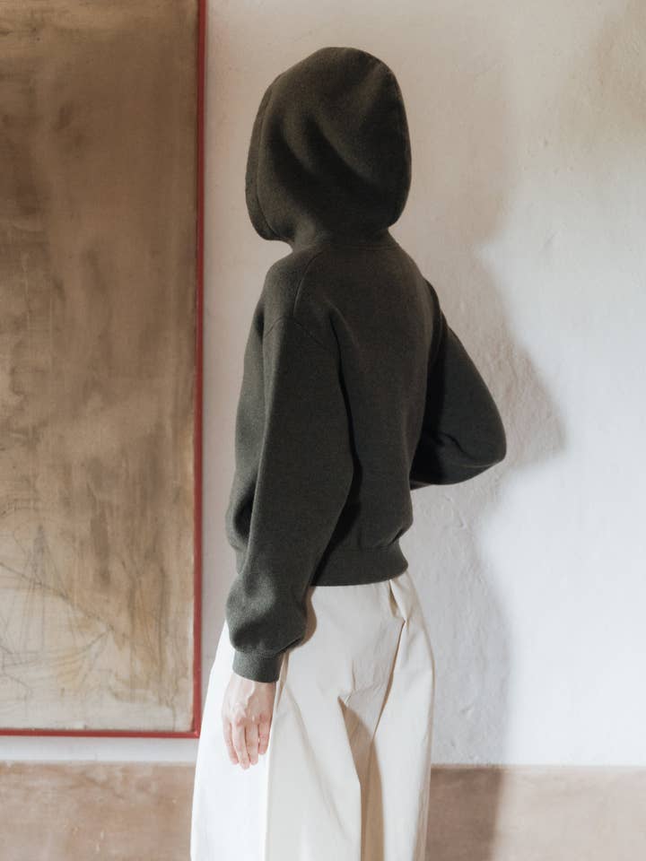 Lèmme - Wholesale Hoodie - Women's - Lambswool Cropped Hoodie4