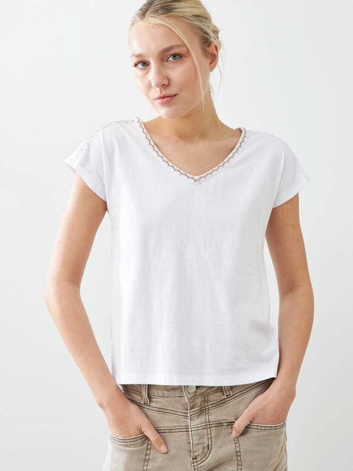 Embroidered V-neck T-shirt for wholesale by Lolita