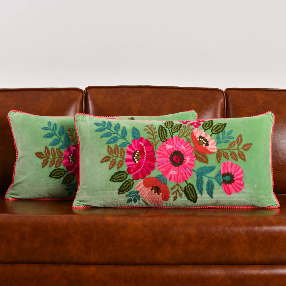 Karma Living – wholesale Dekorativ kudde – 2ABFLCC757_AQ SET/2 BLOMMIG AQUA VLVT KUDDE 14x28"4