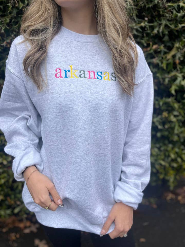 Mehrfarbiges, besticktes Staats-Sweatshirt für den Großhandel von Adelle Linen