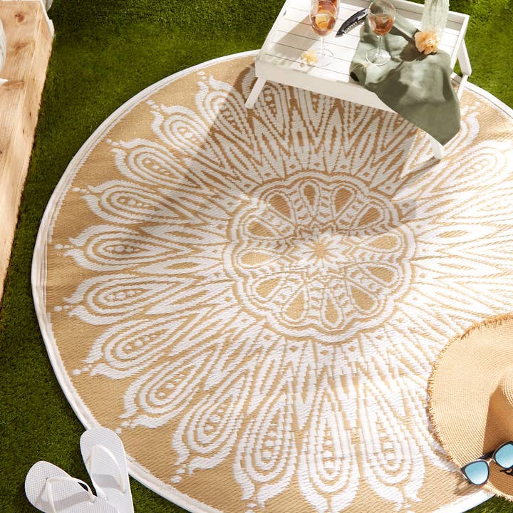 Welcome Home Unbeatable Deals - Wholesale Area Rug - Taupe Sunflower Outdoor Rug 5 Ft Round