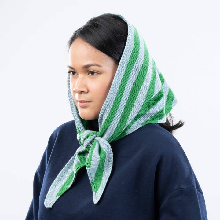 VERLOOP | knits - Wholesale Scarf - Women's - Simple Stripe Triangle Scarf13