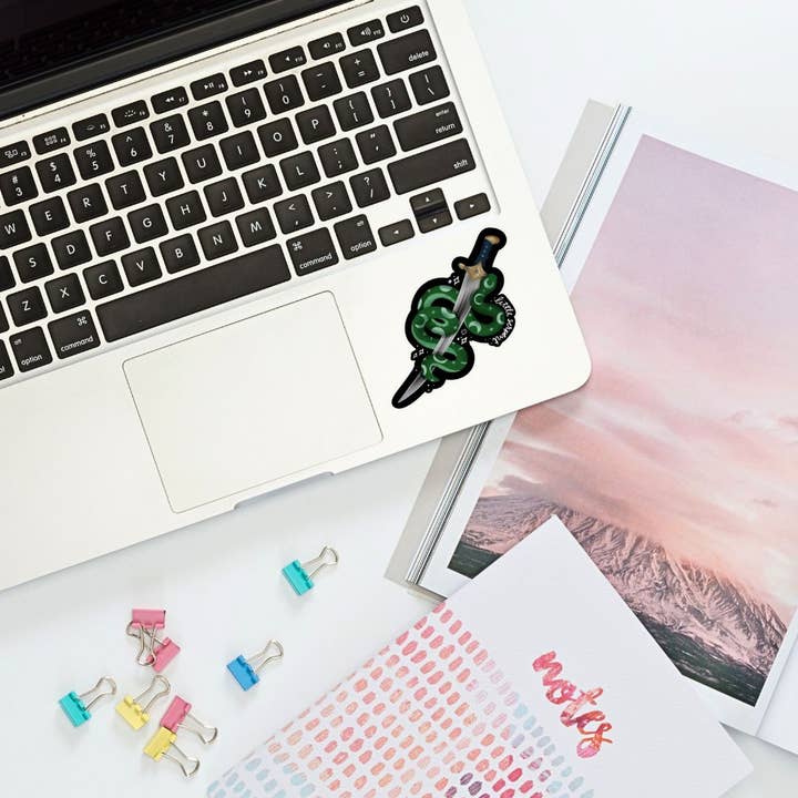 Carissa Broadbent Kleiner Schlangensticker für den Großhandel von Serafine Art and Design