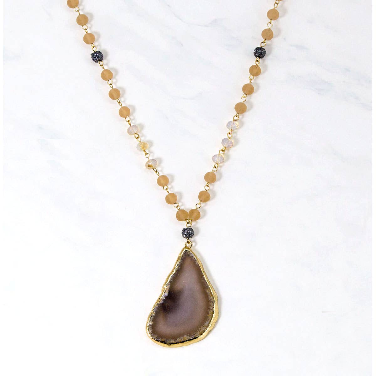 Suzie Q USA - Wholesale Pendant/Charm Necklace - Chunky Glass Beads Necklace with Agate1