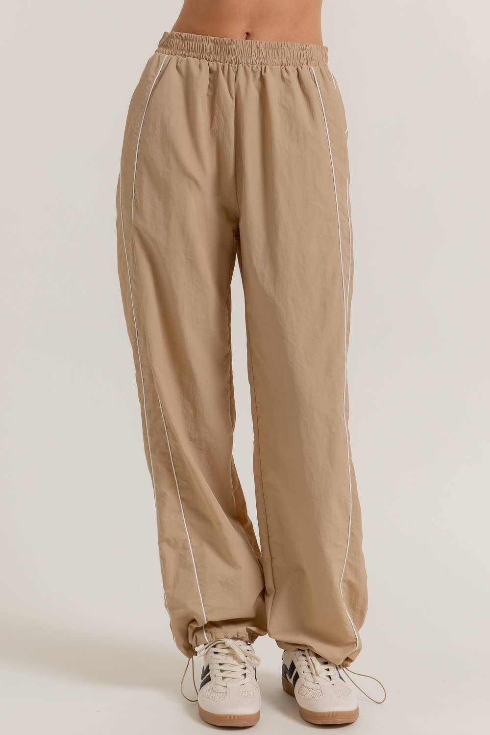 Active Basic | Active USA - Wholesale Sportbroek - Dames - Anorakstof Zijpijpen Trainingsbroek met Openingsstopper5