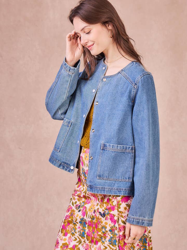 GAELLE Jeansjacka – Enkel Cool med en Feminint Twist för wholesale av Calie Paris