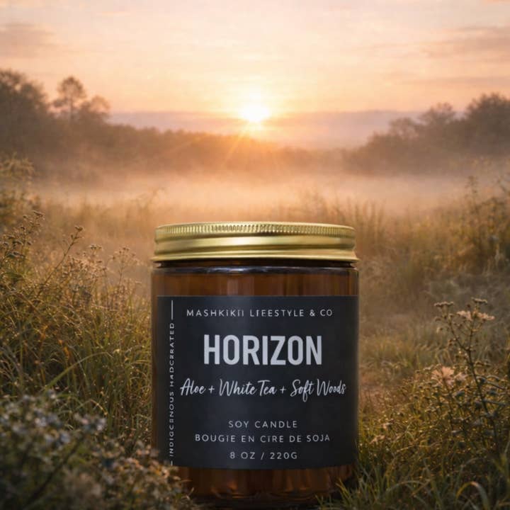 Horizon | Aloe + Thé Blanc + Bois Tendres - Bougie de Soja 8oz pour la vente par Mashkiki Lifestyle & Co.