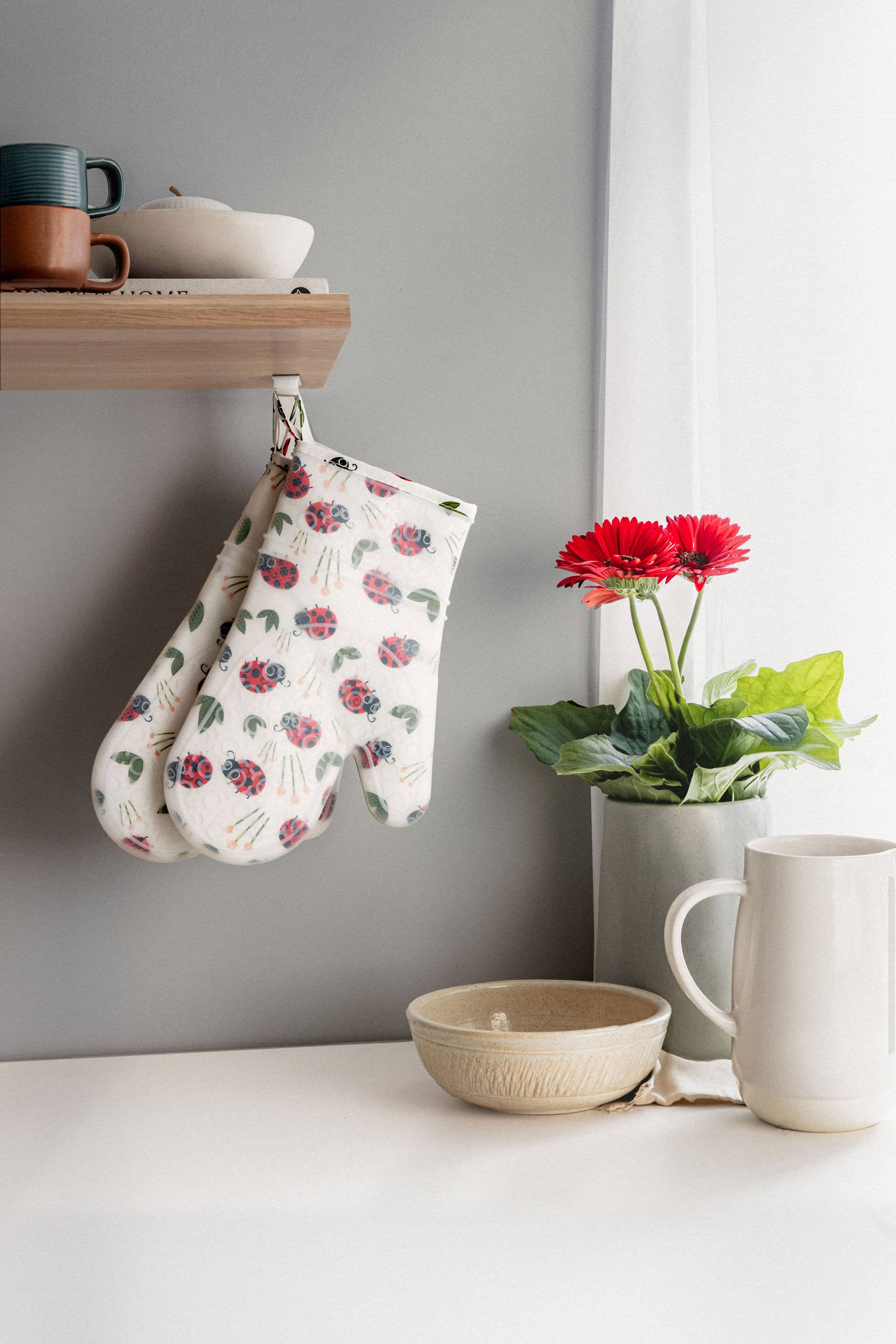 FunJobs Garden Gloves - Wholesale Oven Mitt/Pot Holder - FunJobs Ladybird Silicone Oven Mitts- One pair or two mitts1