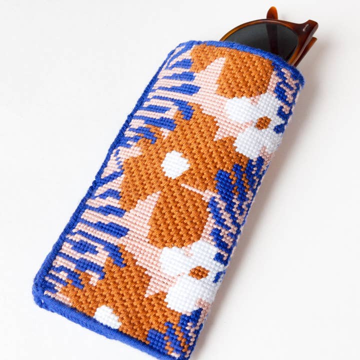 Unwind Studio - Wholesale DIY Craft Kit - Royan Sunglasses Case Needlepoint Kit0