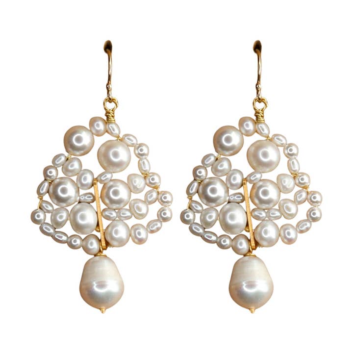 Carmen øreringe i perle for engroshandel hos Catherine Page Jewelry