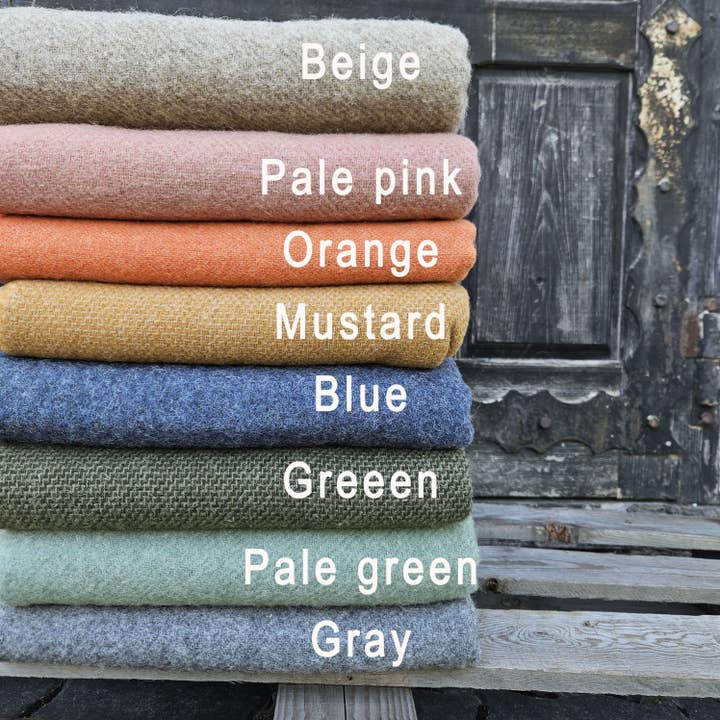 IN2NORD - Wholesale Wrap - Women's - Classic wool pocket shawl - KALMAR1