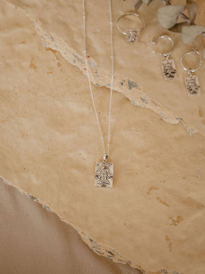 Pendentif Balance pour la vente par Luna & Sol