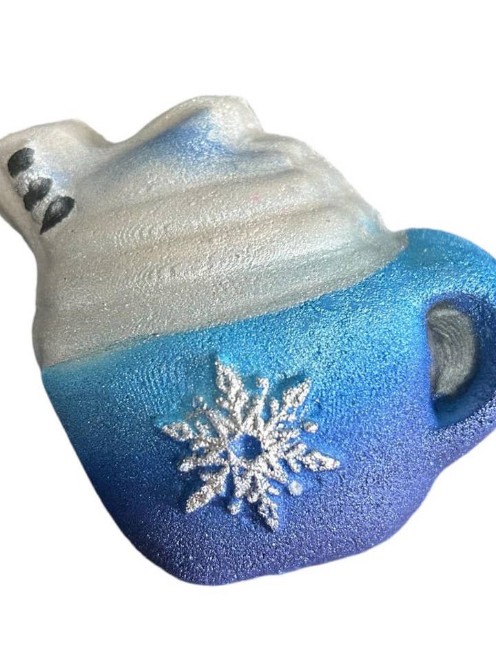 Christmas snowflake latte bath bomb for wholesale by Flaming desserts