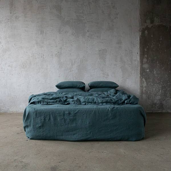 LinenMe - Wholesale Fitted Sheet - Linen Fitted Sheet Balsam Green Stone Washed2