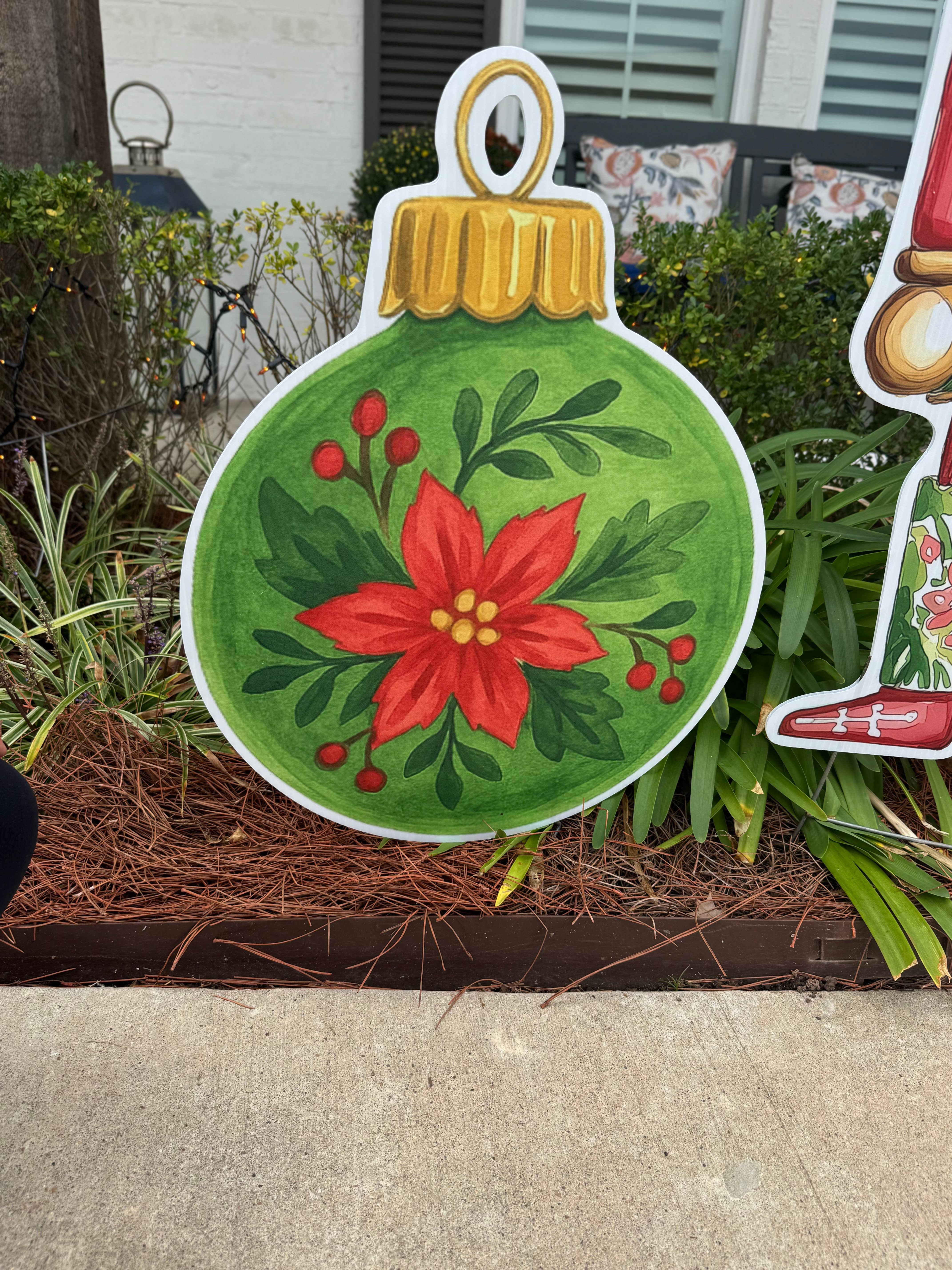 Lovely Reese – wholesale Outdoor ornament/decor – Noel Large Green Flower Ornament