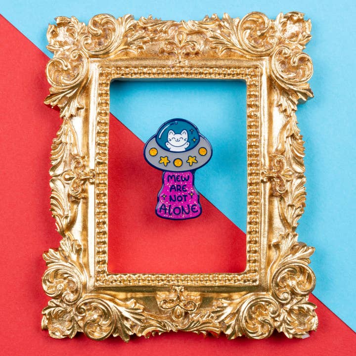Innabox Ltd - Wholesale Lapel pin/button - Cat UFO Mew are not Alone Enamel Pin2