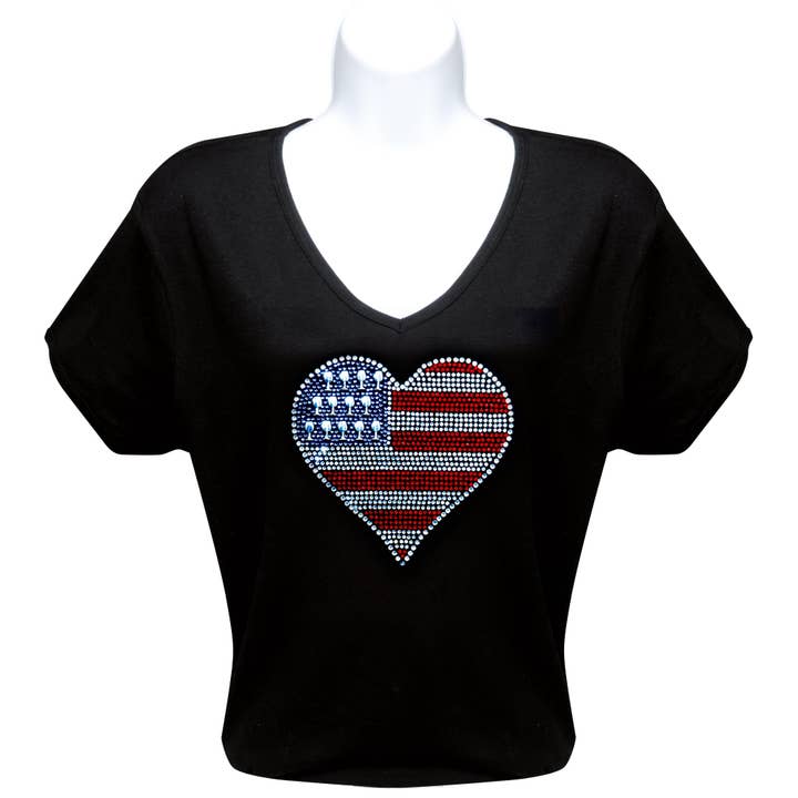 T-shirt à strass avec drapeau en forme de cœur pour la vente par Chris’s Stuff Inc.