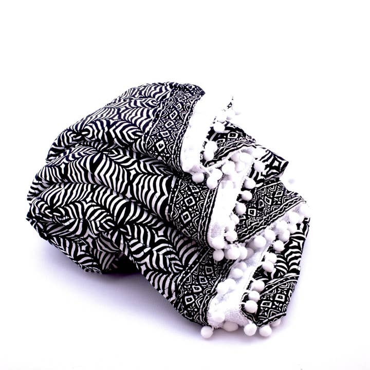 Boni bath towel with pompom for wholesale by LINDA HERING