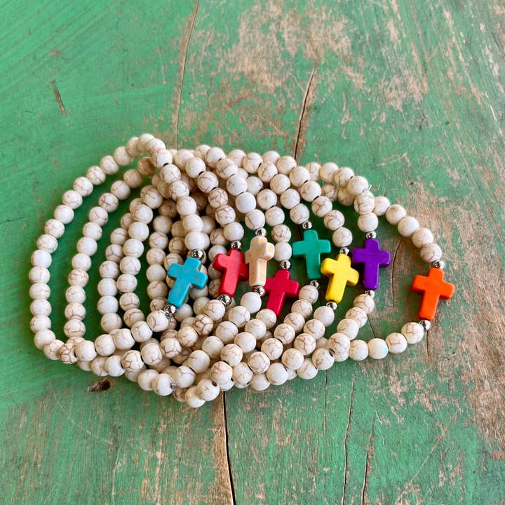 Beige Howlith mit buntem Seitenkreuz-Armband für den Großhandel von Love and Honor Jesus LLC