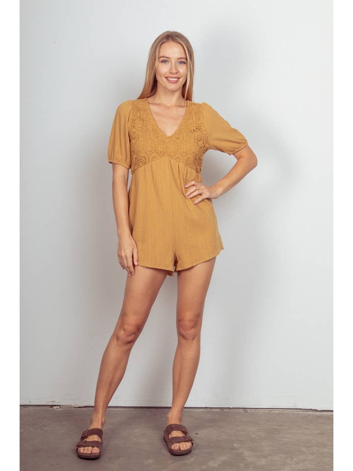 VERY J - Wholesale Romper - Dames - NP70387-Romper van stevig geweven stof met pofmouwen en kantdetails12