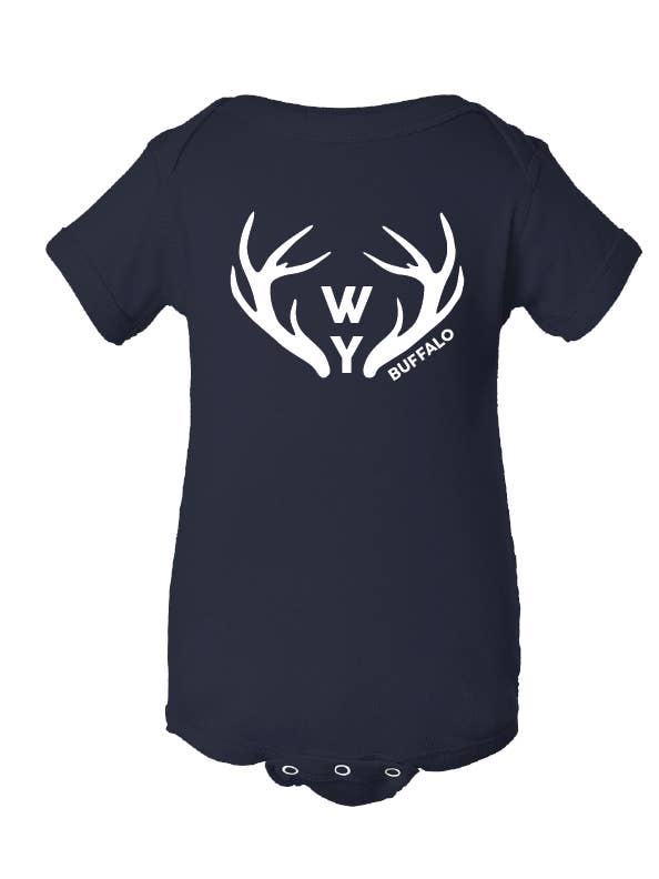 Antler Custom - Une pièce à manches courtes pour bébé pour la vente par MT Brand Apparel