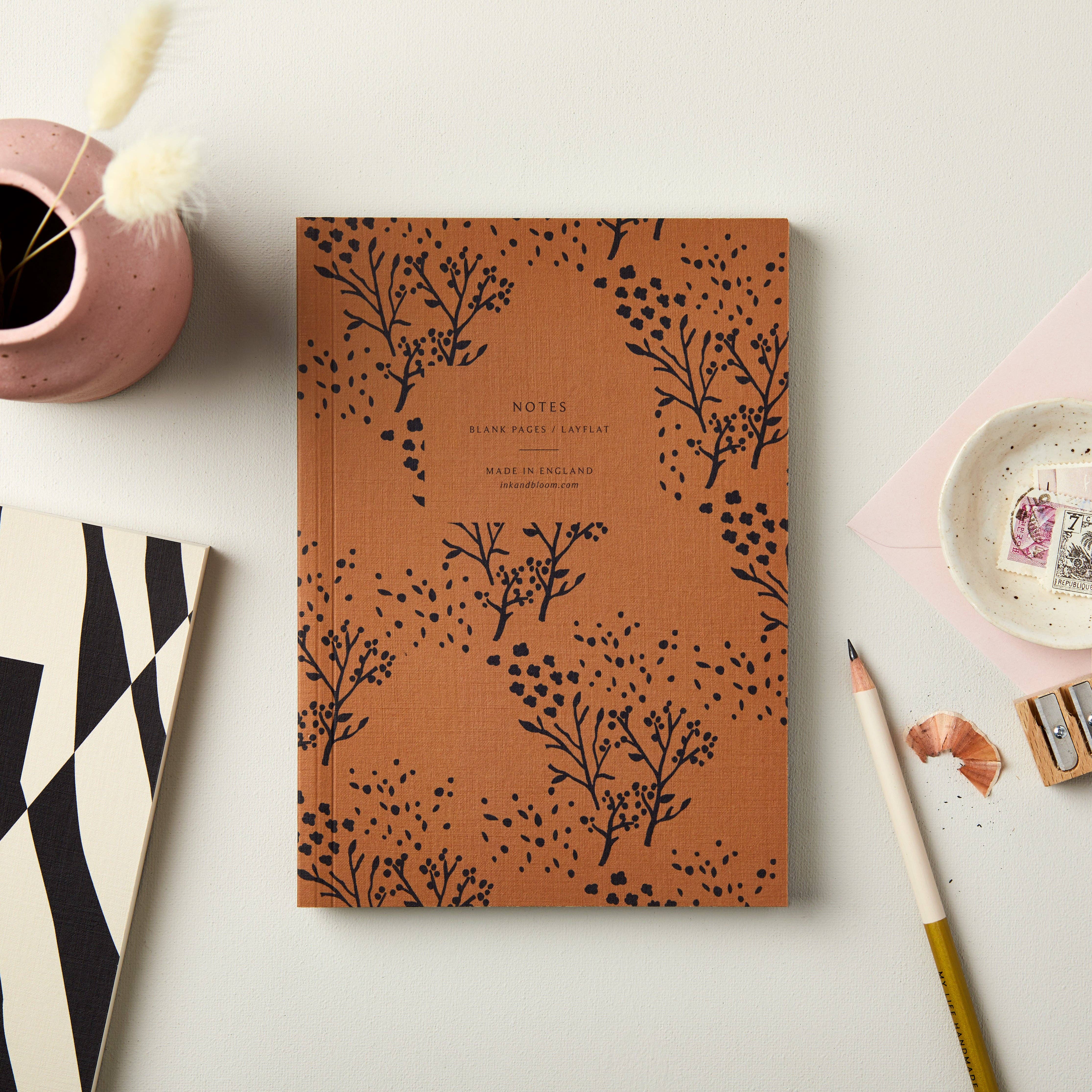 Ink & Bloom – wholesale Notebook – A5 Layflat Notebook in Floral Black & Tan