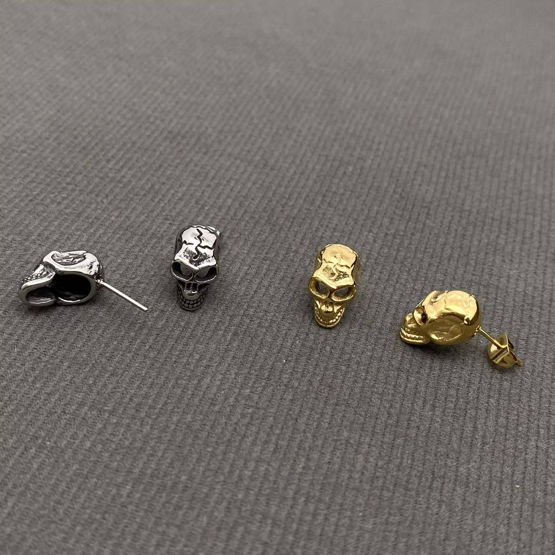 Mio Queena - Wholesale Stud/Post Earrings - Stainless Steel Skull Stud Earrings - MJ/GT2