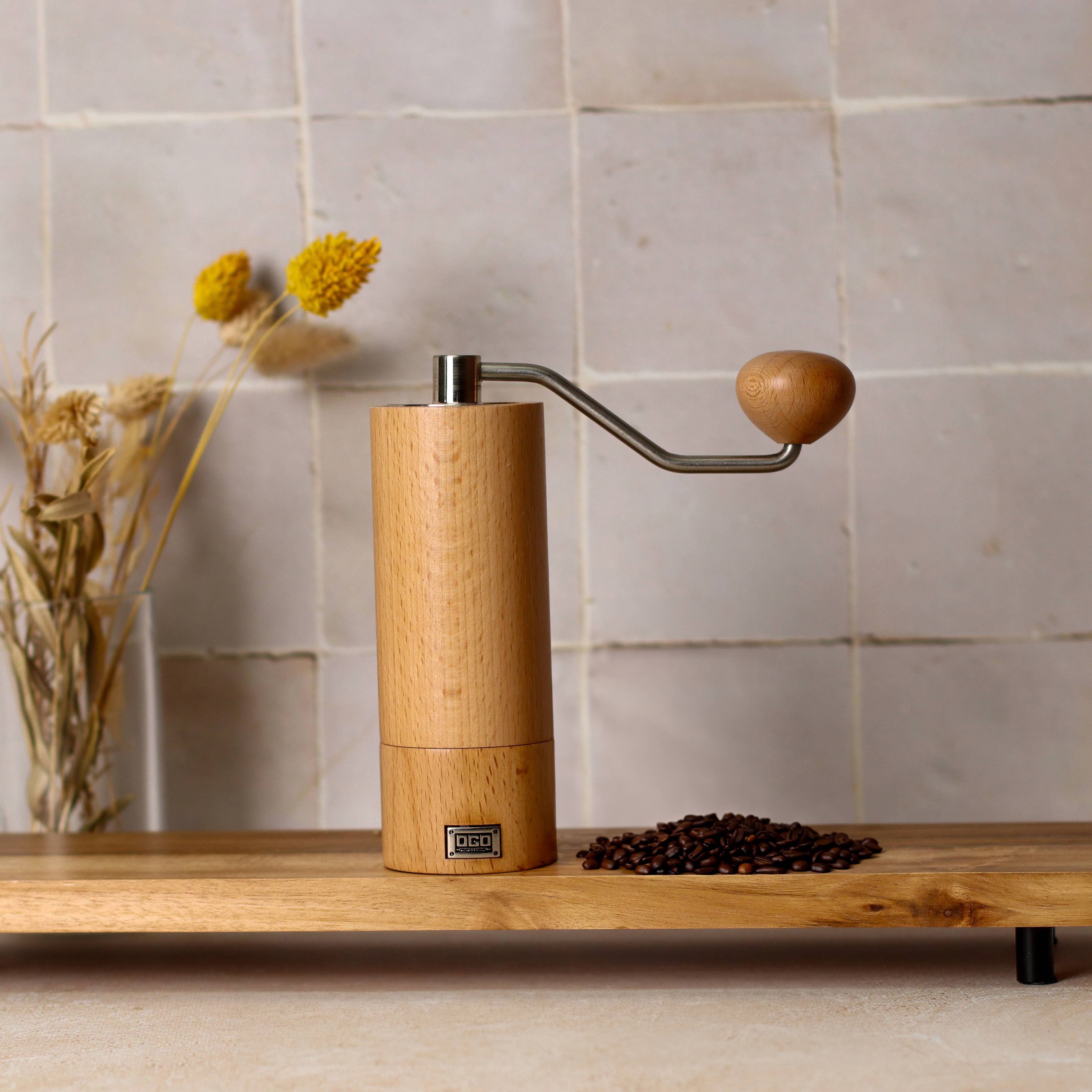 Ogo living - Venta al por mayor Molinillos de café - Molino de café manual de madera de haya1
