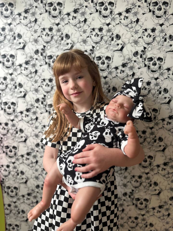 Metallimonsters – Großhandel Body (ohne Füße) – Baby – Baby Weste mit Totenkopf und Knochen1