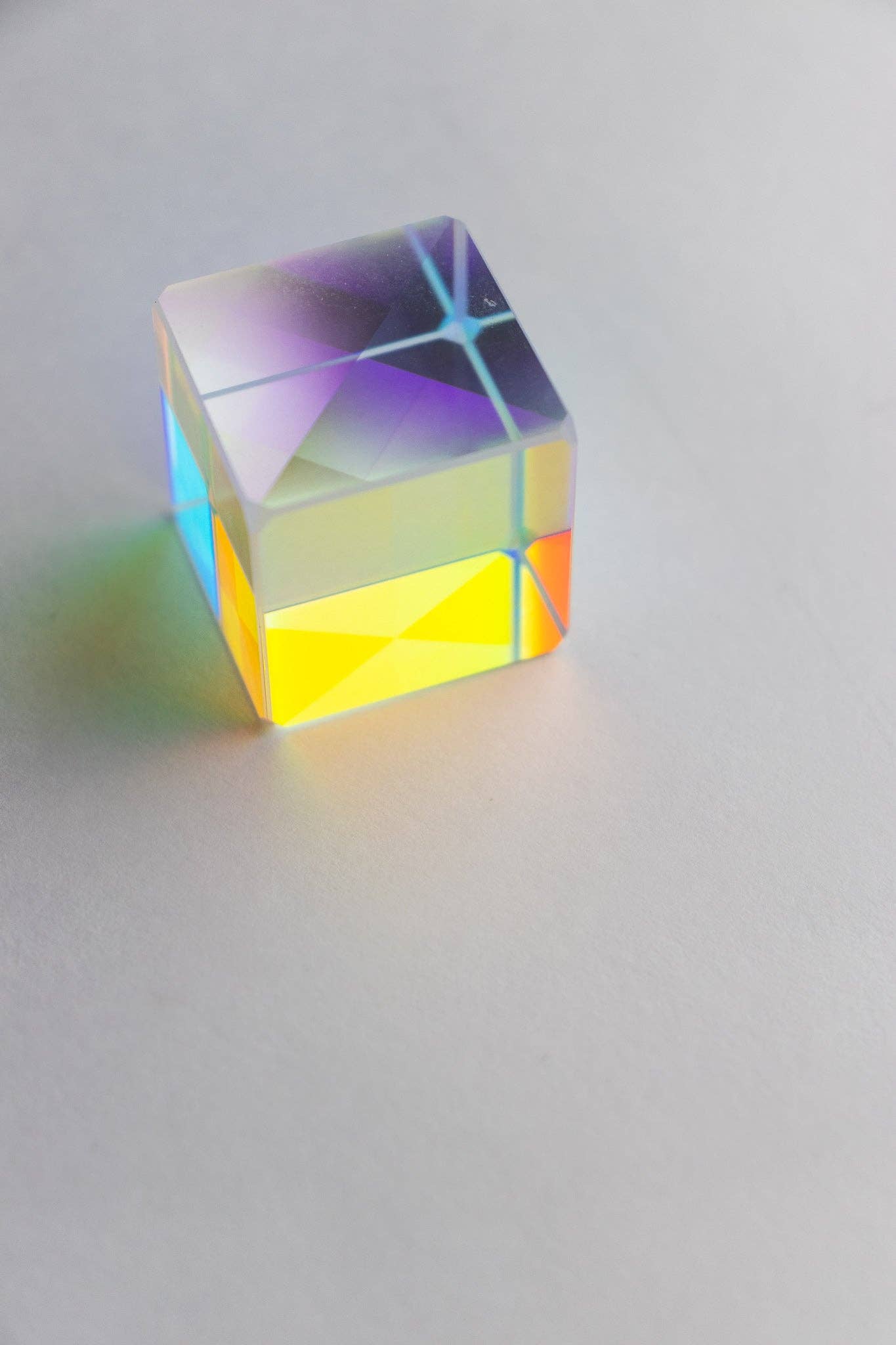 Stemcell Science Shop - Wholesale Decorative Tabletop Object - Beam Splitter Dichroic Glass X-Cube6