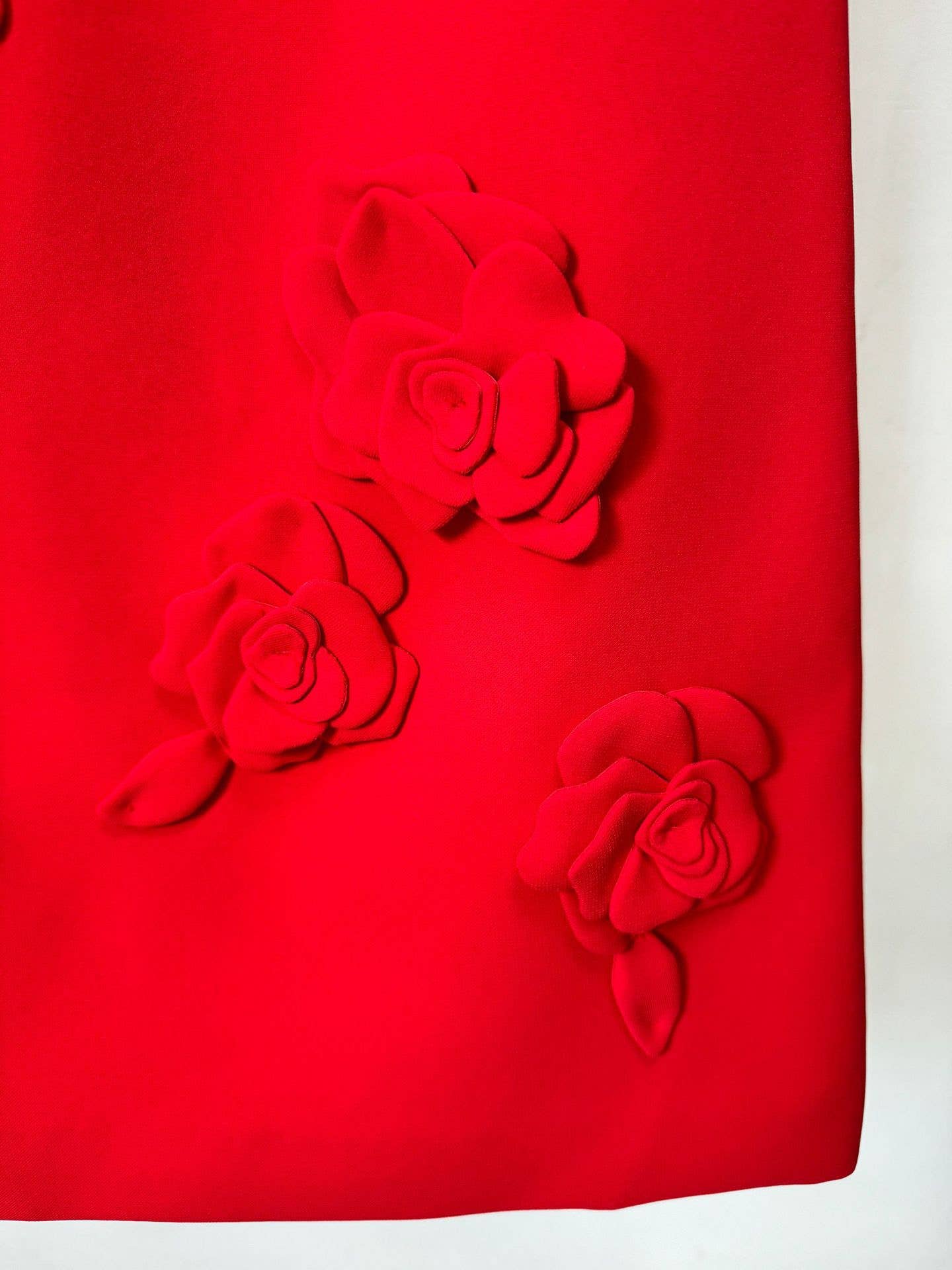 Rød DR330L Chic 3D Blomstret Rød Kjole - Kortærmet Elegance for engroshandel på Faire7