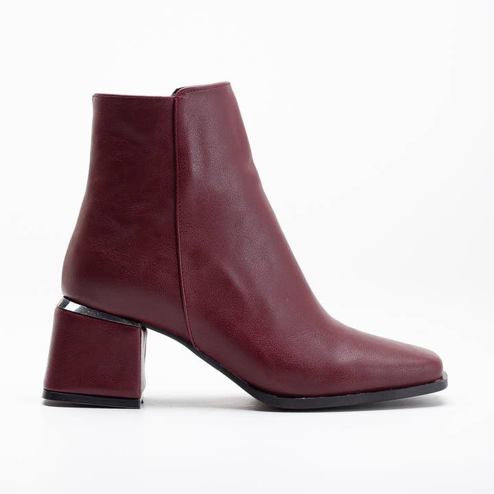 Odette - Bottines mates bordeaux pour la vente par Prologue Shoes