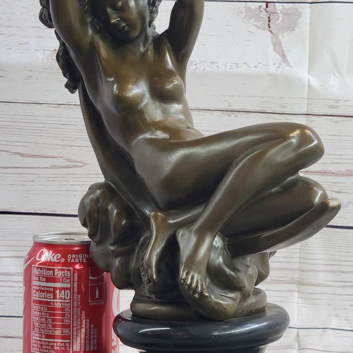 Bronzhaus – Großhandel Skulptur – Diana auf einem Halbmond von Séraphin Denécheau Bronzeskulptur auf Marmorsockel1
