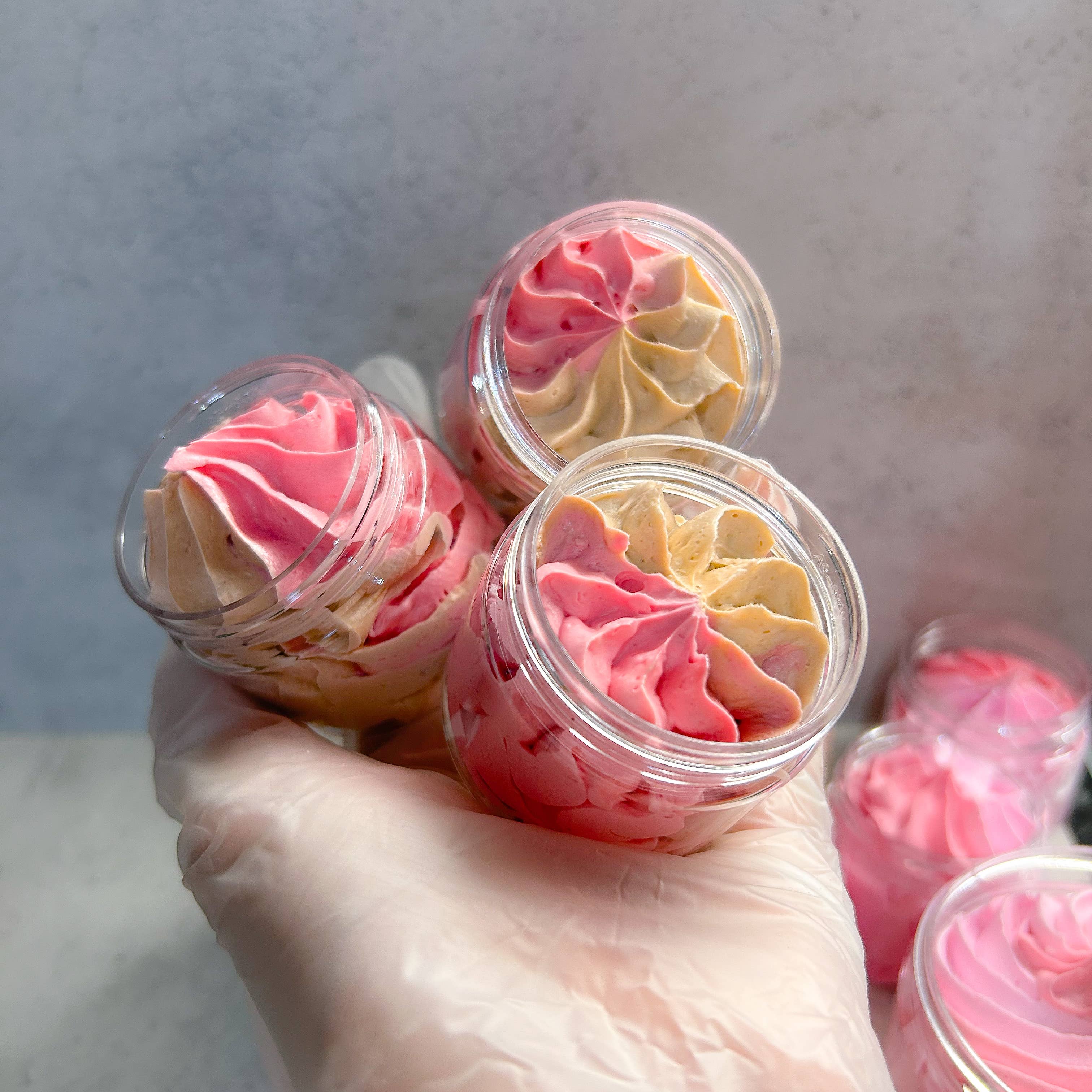 Eliza Soaps – Sabonete mousse por atacado – Sabonete Cremoso Natalino de Maçã e Canela - Gel de Banho Ecológico2