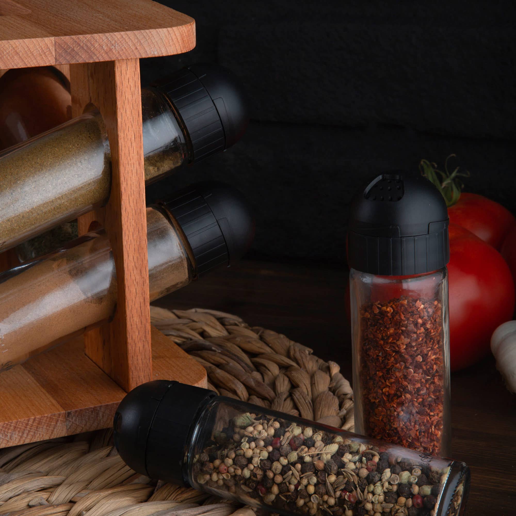 Joy Kitchen – wholesale Kryddställ – Draaibaar kruidenrek voorzien van 8 glazen kruidenpotjes2