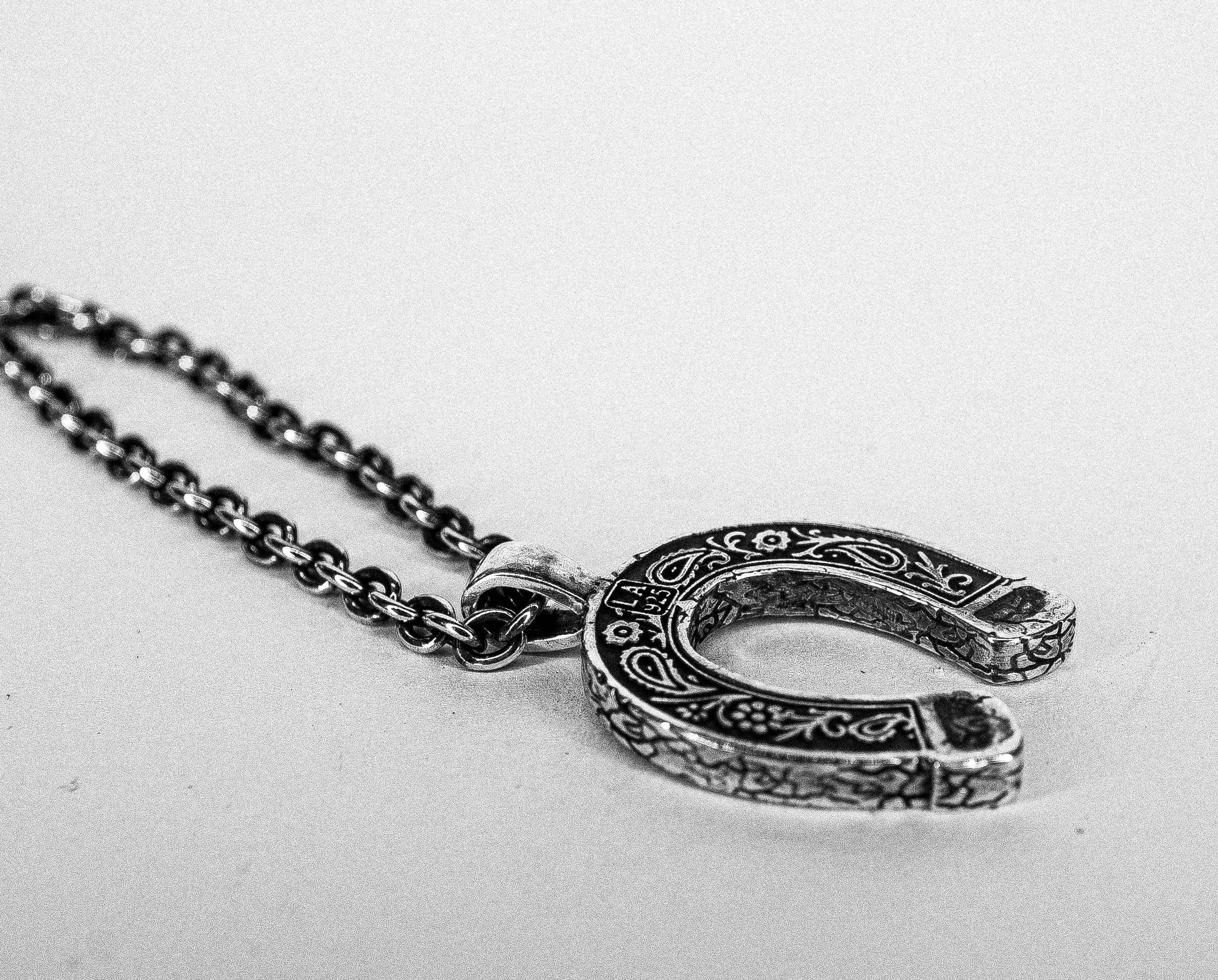 Lost Amigo - Wholesale Pendant/Charm Necklace - Horseshoe Down1