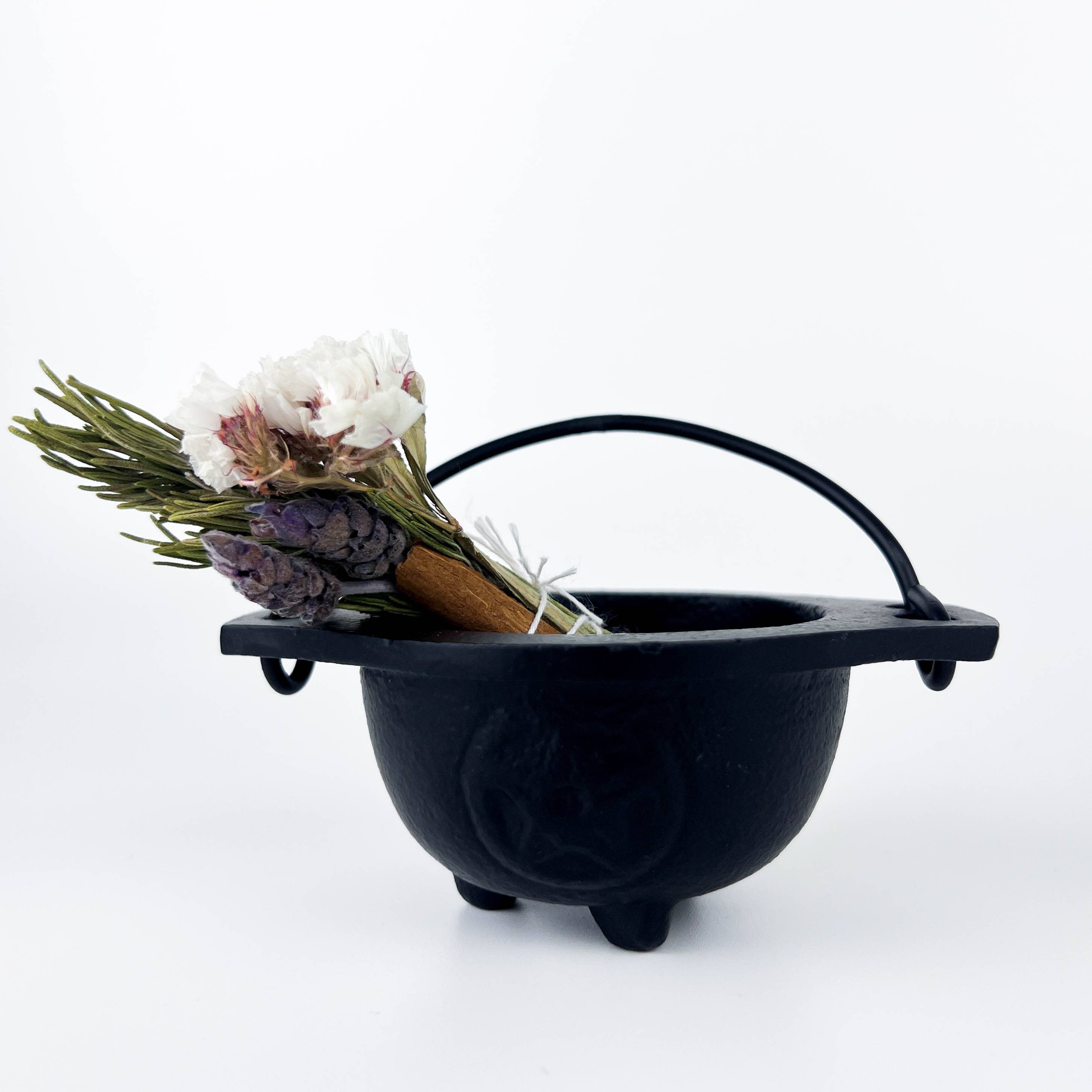 GREENROOTS USA LLC - Wholesale Incense Holder - Pentagram Cast Iron Cauldron 3"D4