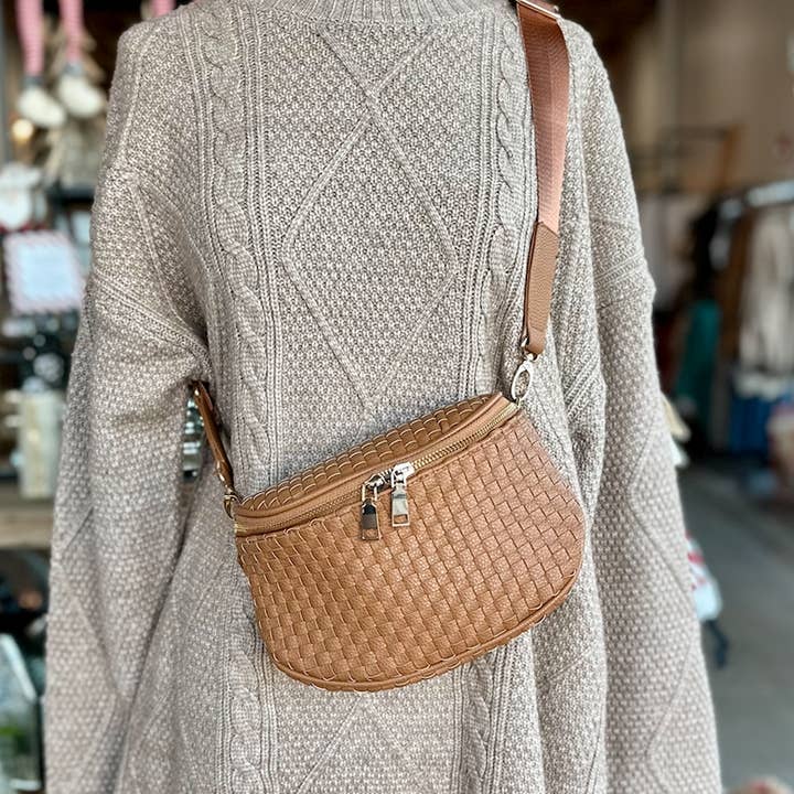 Hart & Lux - Wholesale Crossbody Bag - Unisex - Birdie Saddle Checkered Crossbody Bag