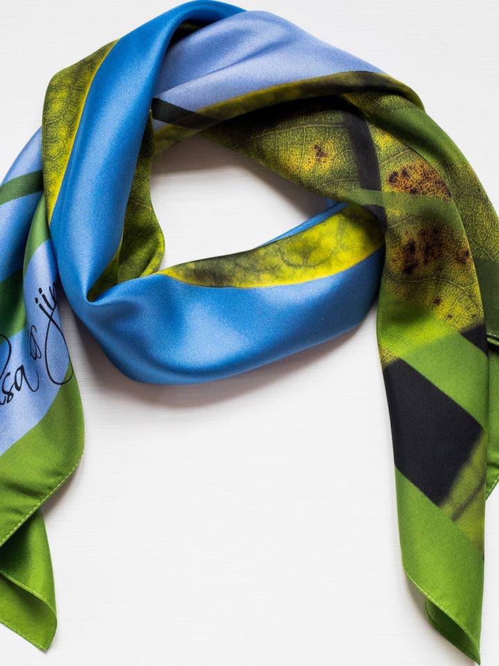 Stor firkantet silketørklæde, vegetabilsk motiv for engroshandel hos Anamorpohosis