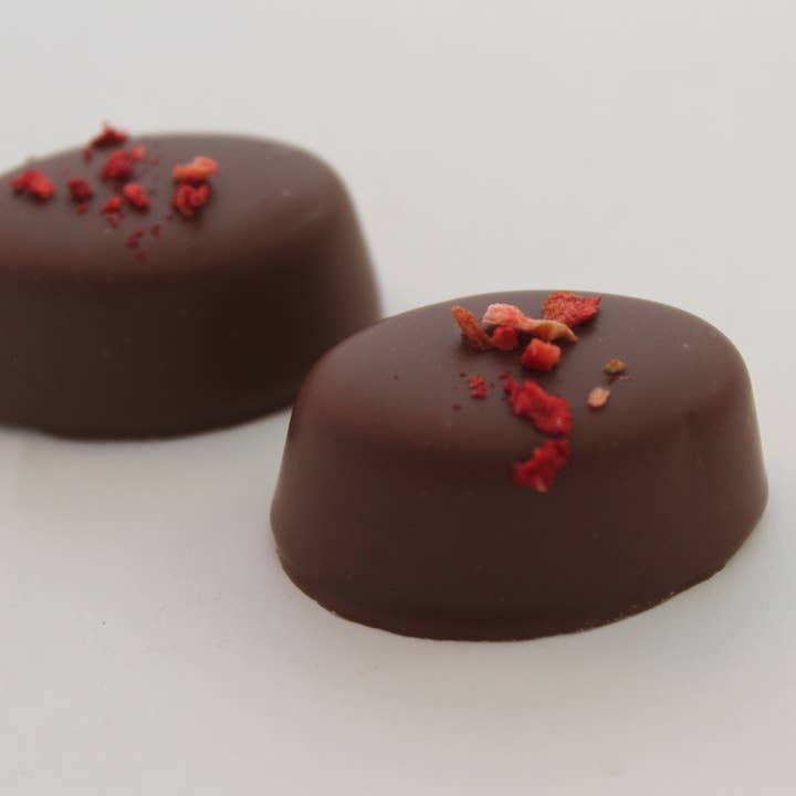 Royale Normande Chocolaterie – Chocolate por atacado – CHOCOLATE DE LEITE - GANACHE DE MORANGO - CAIXA A GRANEL 1581
