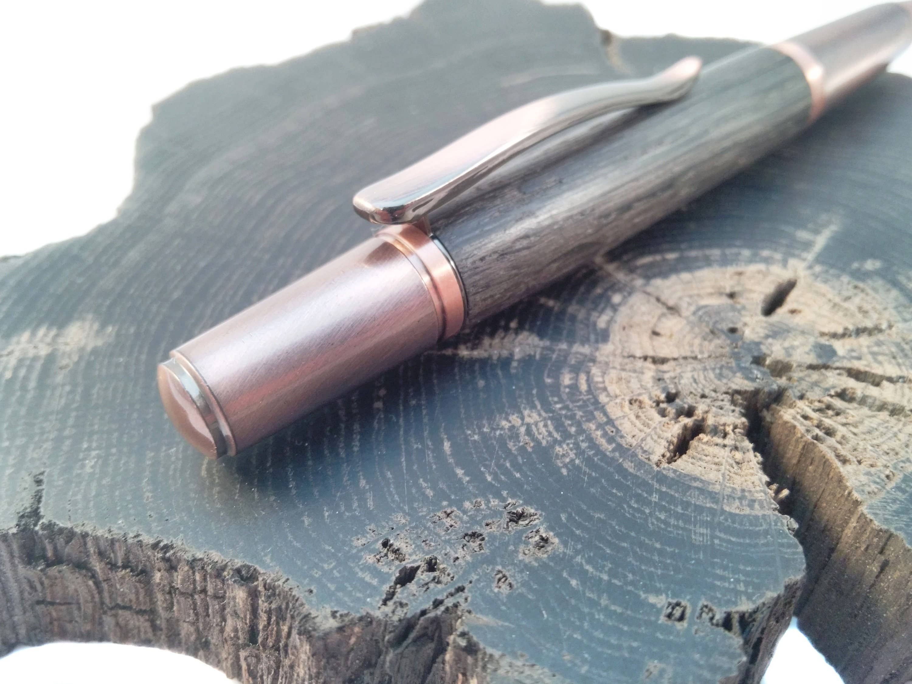 Bog and Brass – Großhandel Stift – Antiker Stift aus Kupferholz, personalisiertes Geschenk zum 7. Jahrestag.3