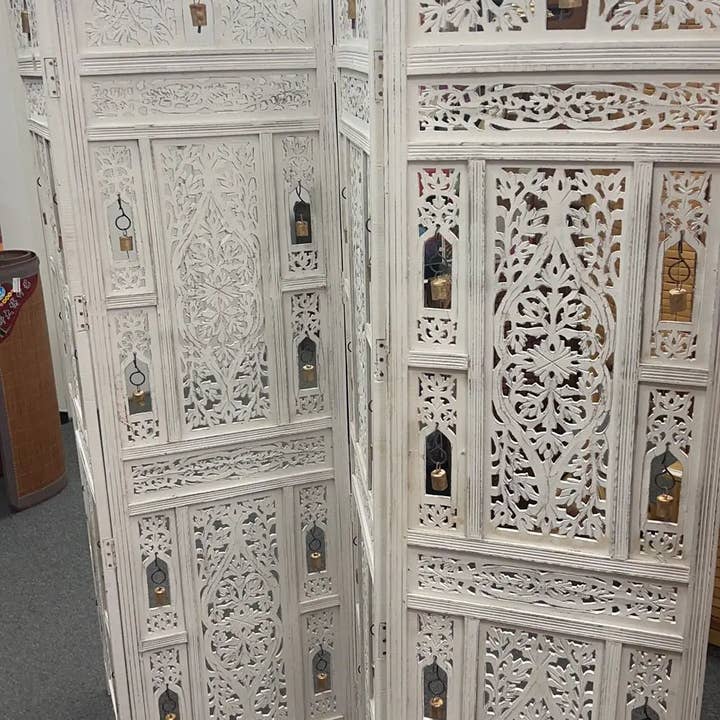 everythingbamboo – wholesale Room divider – 4 Panel Folding Screen Hardwood Hand-Carved With Bells Privacy Screen Room Divider White Washed BRD062