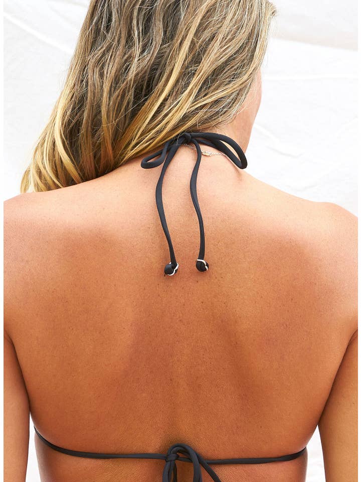 Yindi and Salt – wholesale Bikiniöverdelar – Dam – Lindsay Reversible String Bikini Top - Svart/Paradise Print7